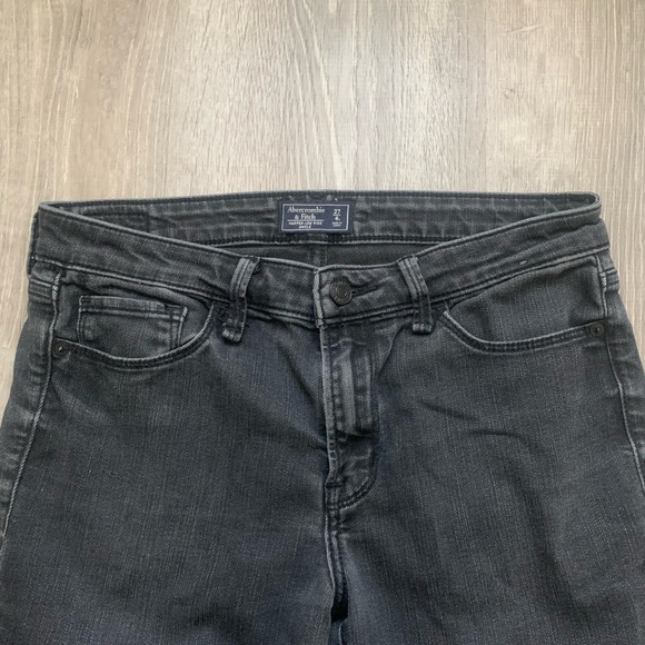 SOLD Abercrombie & Fitch Jeans - Picture 3 of 7